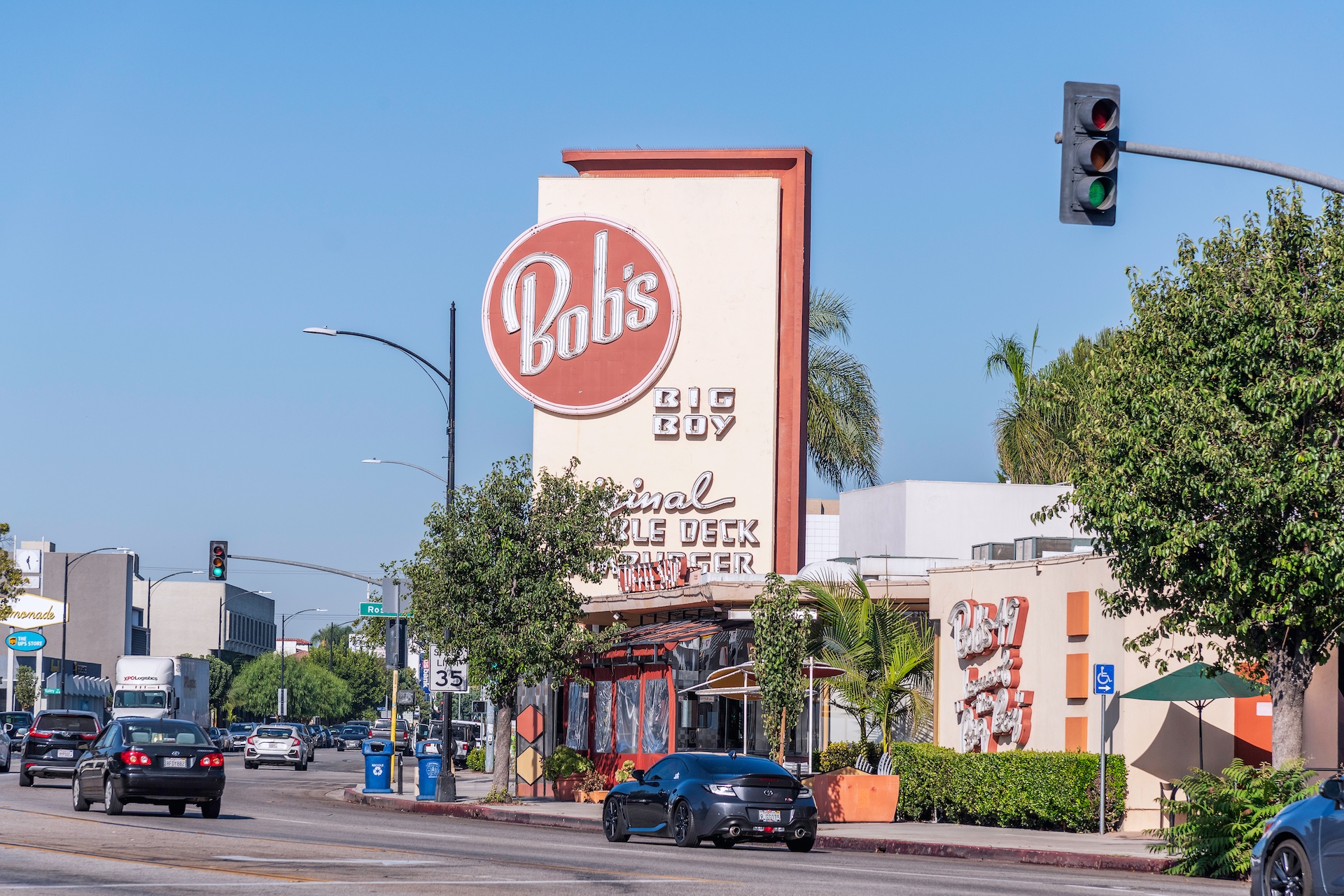 Burbank Zoning Disputes and Permit Delays Explained